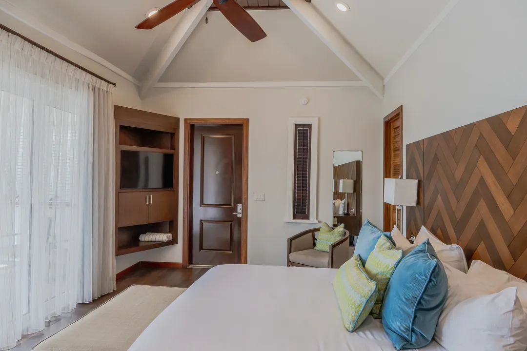 Hammock Cove - Waterview Villa - Bedroom
