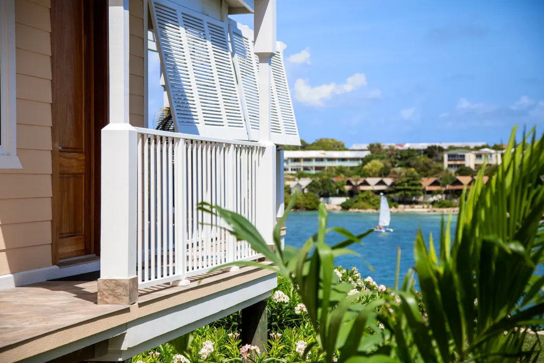 Hammock Cove - Waterfront Villa - Elegance