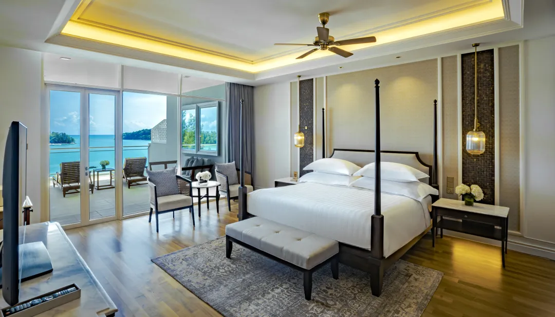 The Danna Langkawi - Grand Viceroy Sea View Room - Bed