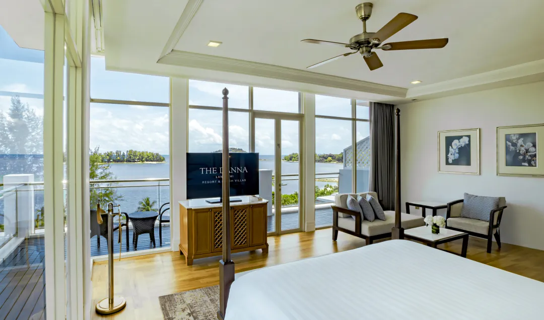 The Danna Langkawi - The Grand Corner Duchess Sea View Room - Bedroom