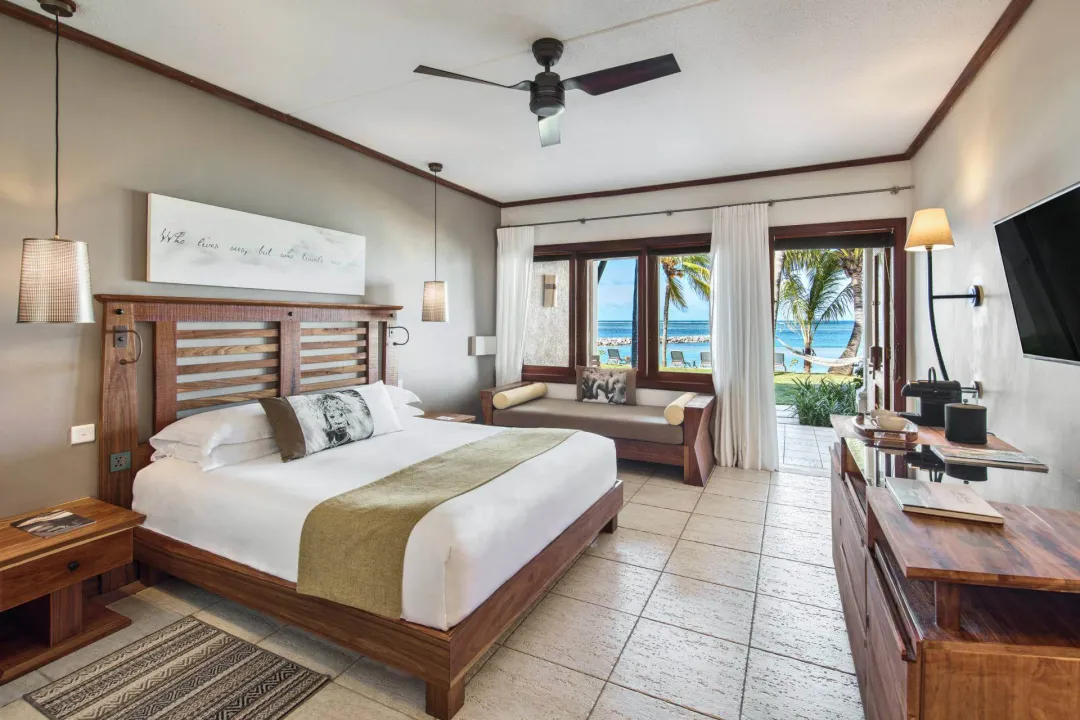 Heritage Awali - Deluxe Beachfront View Room - Bed