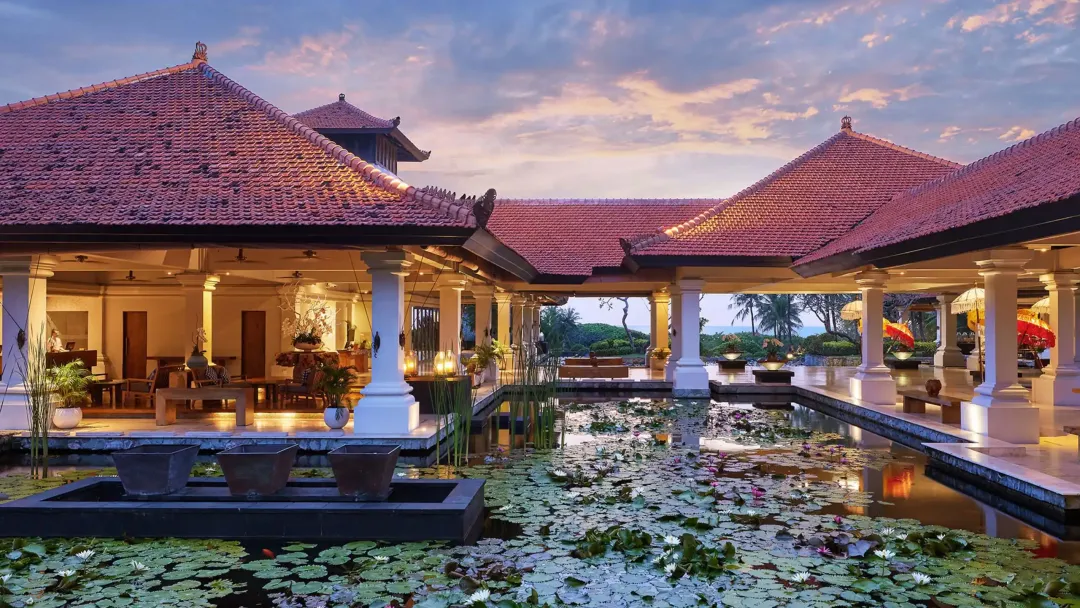 Grand-Hyatt-Bali-Lily-Pond