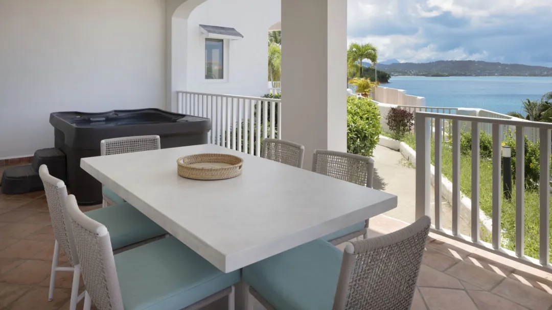Two Bedroom Coastline Suite - Terrace Lounge