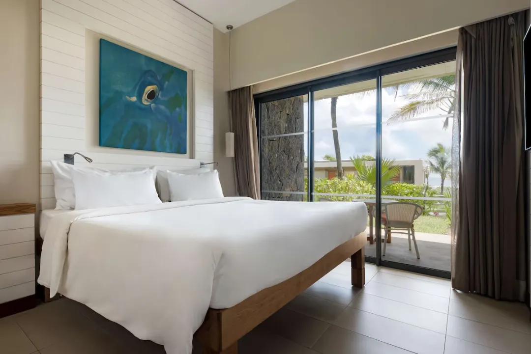 Radisson-Blu-Poste-Lafayette-Superior-Beach-Access