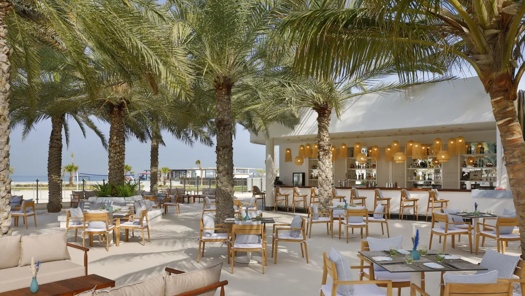 Waldorf-Astoria-Ras-Al-Khaimah-outdoor-dining