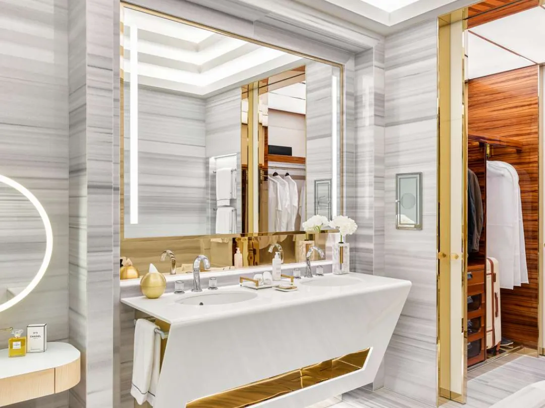 Fairmont Doha - Fairmont City View Balcony - Bathroom