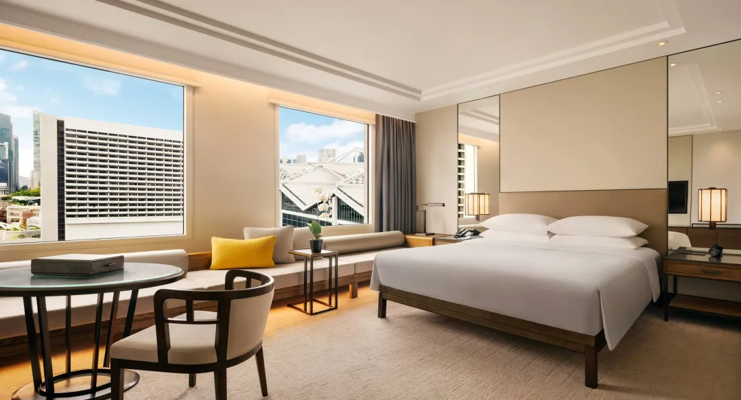 Conrad Singapore Marina Bay - King Deluxe Room - King Bedroom