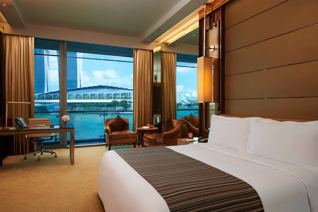 The Fullerton Bay Hotel Singapore - Bay View Room - King Bed