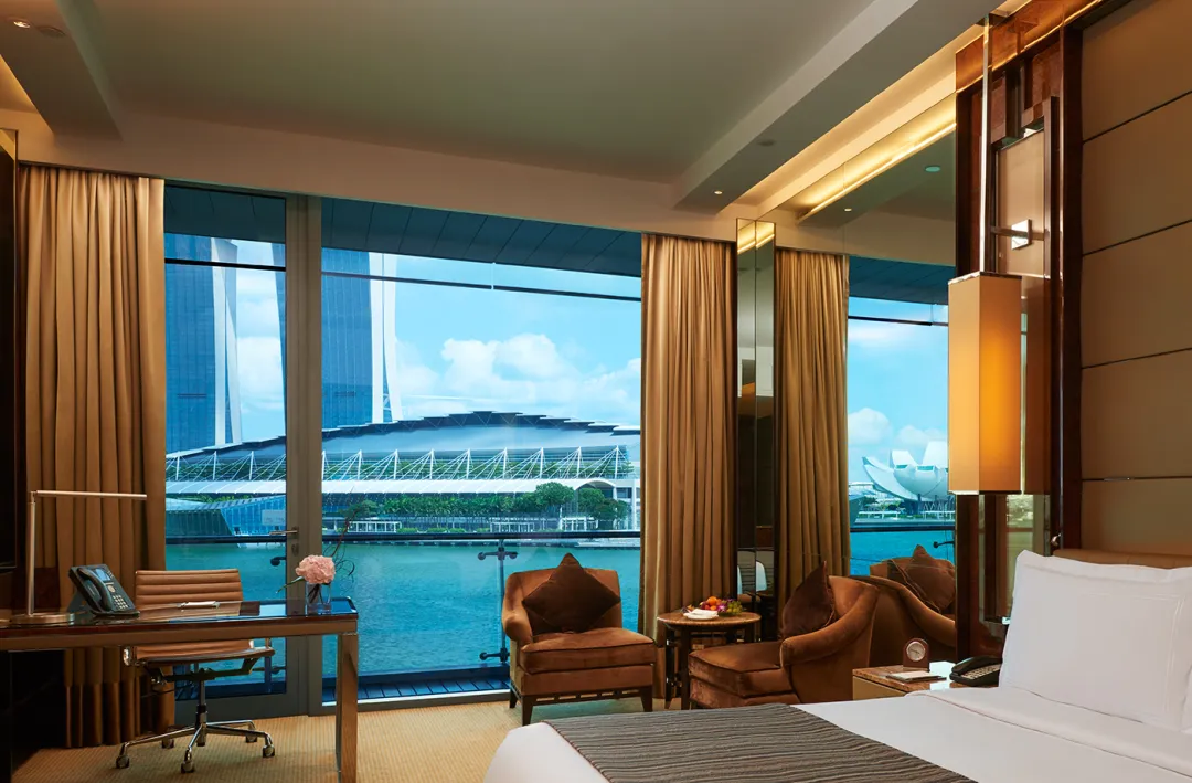 Fullerton Bay Hotel Singapore - Bay View Room Twin