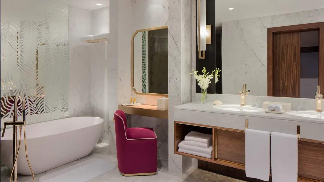 Grand-Hyatt-Dubai-One-Bedroom-Grand-Suite-with-Garden-View-Bathroom