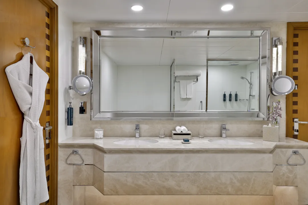 Hlton Dubai Jumeirah - King Deluxe Room - Bathroom