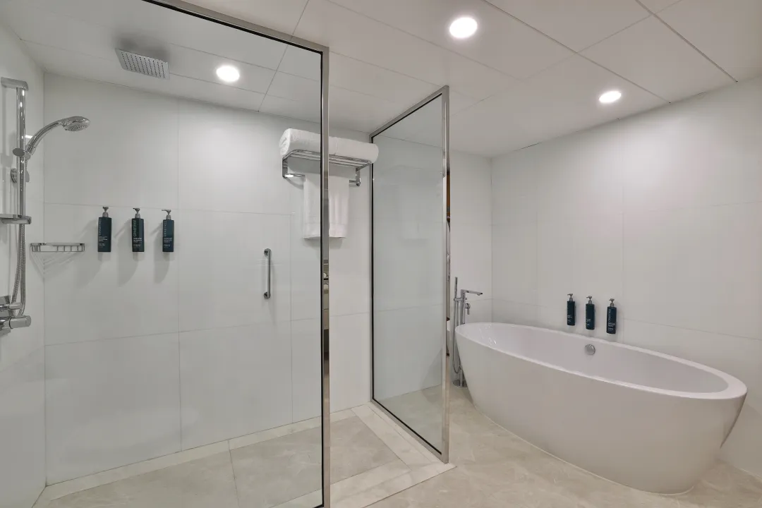 Hilton Dubai Jumeirah - Family Suite with Sea View - Bathroom