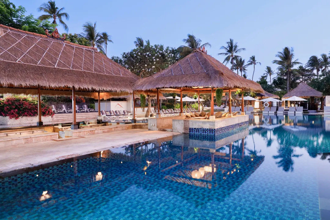 Nusa Dua Bali Hotel and Spa - Pool Bar