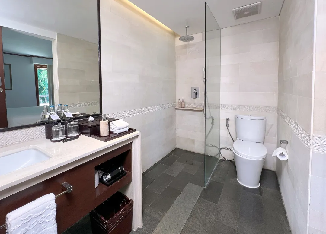 Nusa Dua Beach Hotel and Spa - Superior Room -  Bathroom