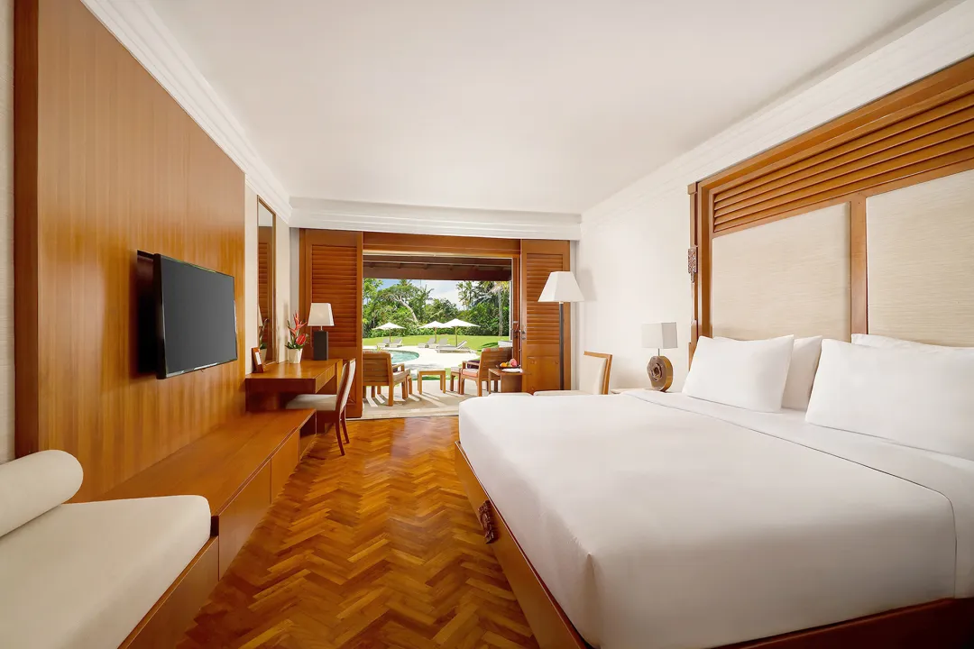 Nusa Dua Beach Hotel and Spa - Palace Club Room - Lagoon Access - King Bed