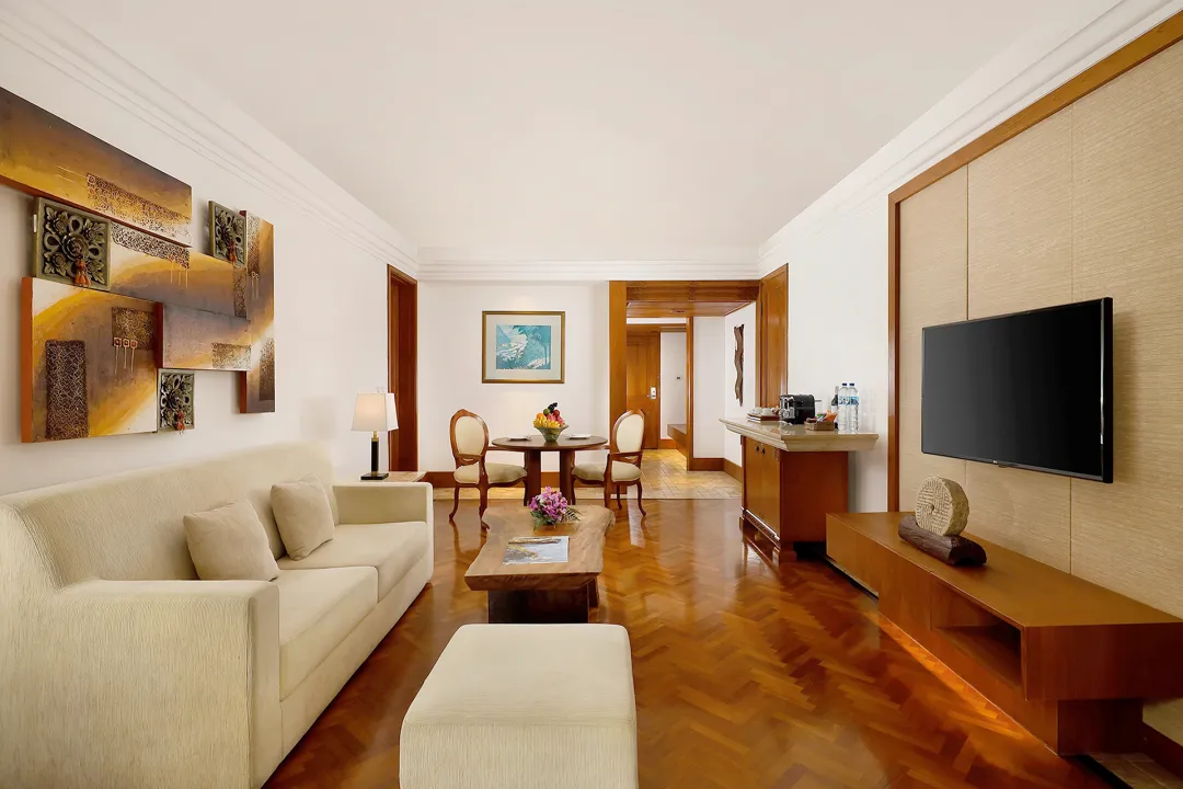 Nusa Dua Beach Hotel and Spa - Palace Club Suite -  Living Room