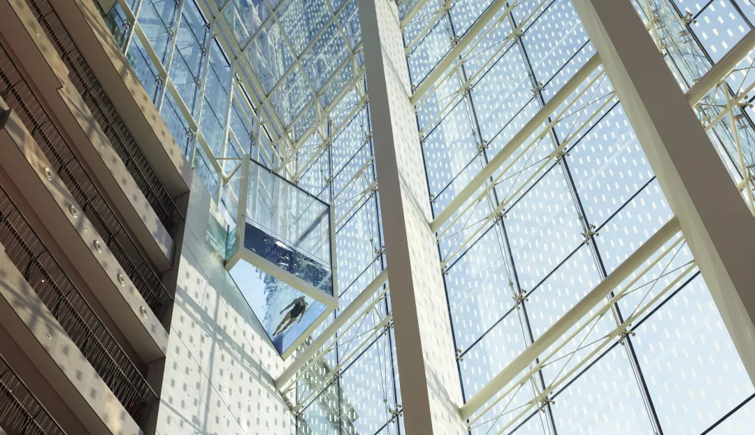 Jumeirah Creekside Hotel - Cantilver Pool