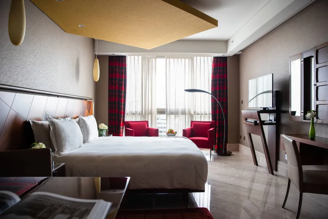 Jumeirah-Creekside-Hotel-Deluxe-Room