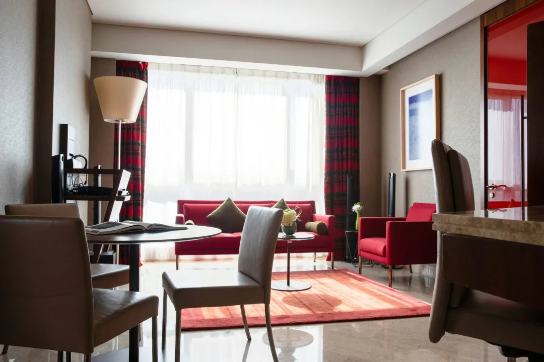 Jumeirah-Creekside-Hotel-One-Bedroom-Suite