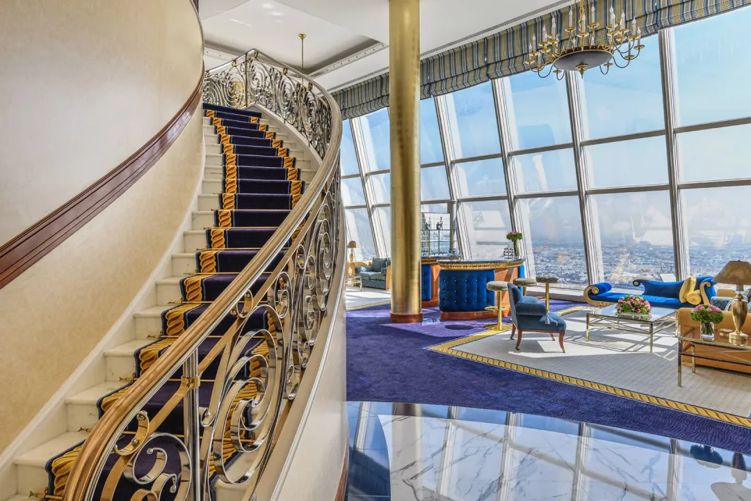 Burj-Al-Arab-Duplex-Club-Suite-Stairs