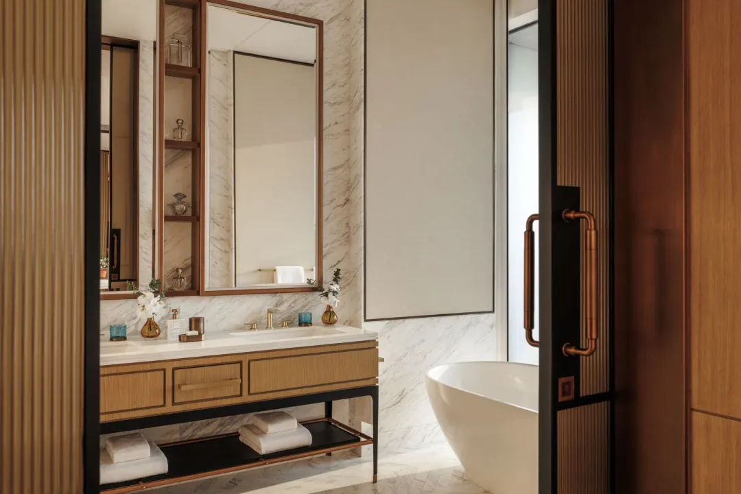 Jumeirah-Marsa-Al-Arab-Marine-Deluxe-Room-Bathroom