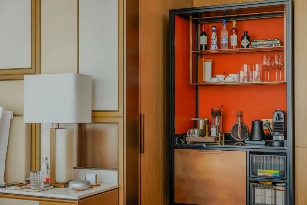 Jumeirah-Marsa-Al-Arab-Marina-Terrace-Room-Minibar