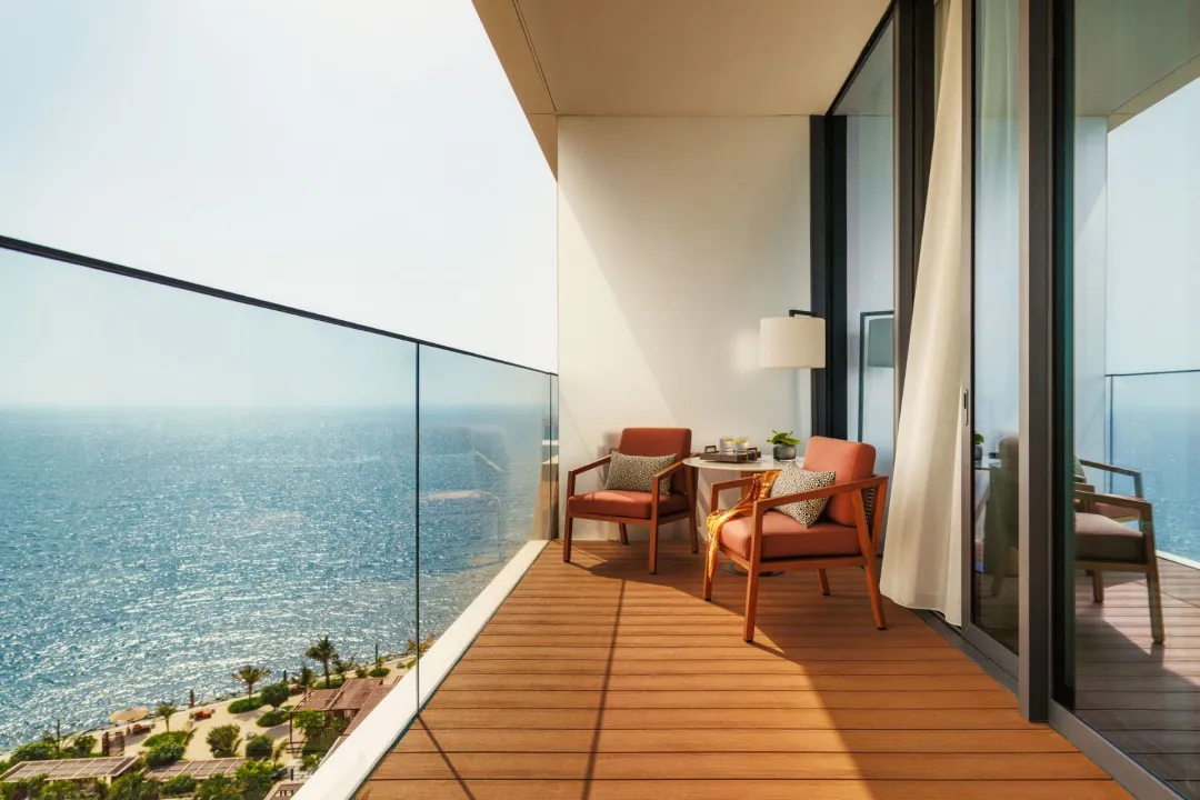Jumeirah-Marsa-Al-Arab-Ocean-Deluxe-Room-Balcony