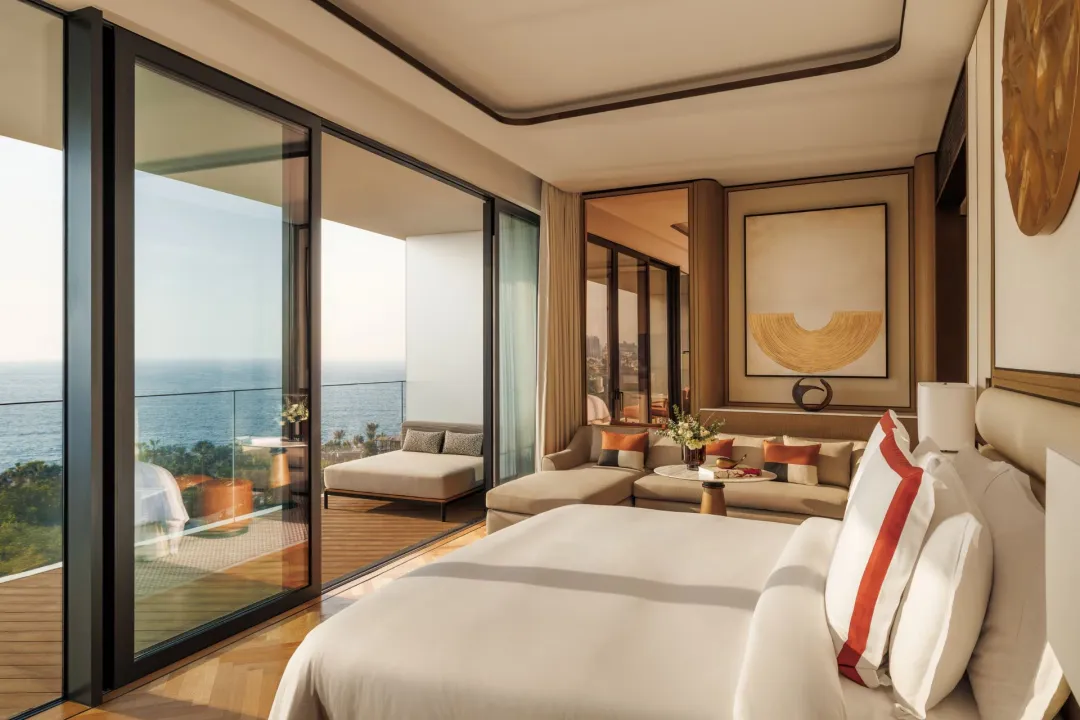 Jumeirah-Marsa-Al-Arab-Ocean-Terrace-Room-King-Bed-View