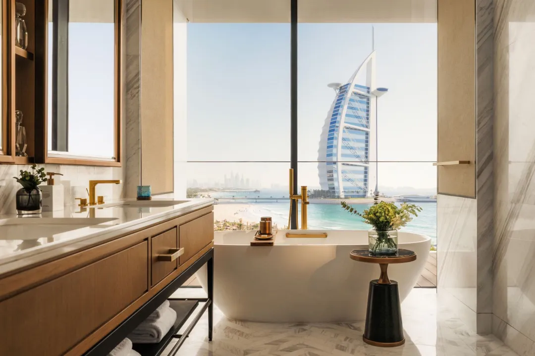 Jumeirah-Marsa-Al-Arab-Ocean-Terrace-Room-Bathroom