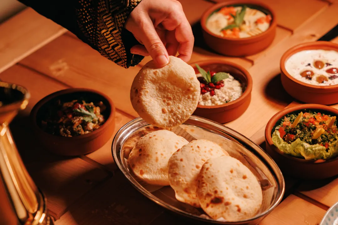 Jumeirah_Muscat_Bay_Zuka_Restaurant_Pita_Bread_Food