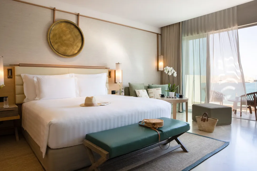 Jumeirah-Muscat-Bay-Ocean-Deluxe-Balcony-Room-