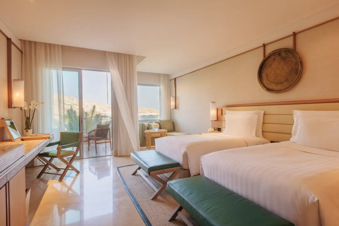Jumeirah_Muscat_Bay_Deluxe_Ocean_Room_Bedroom_Terrace_View