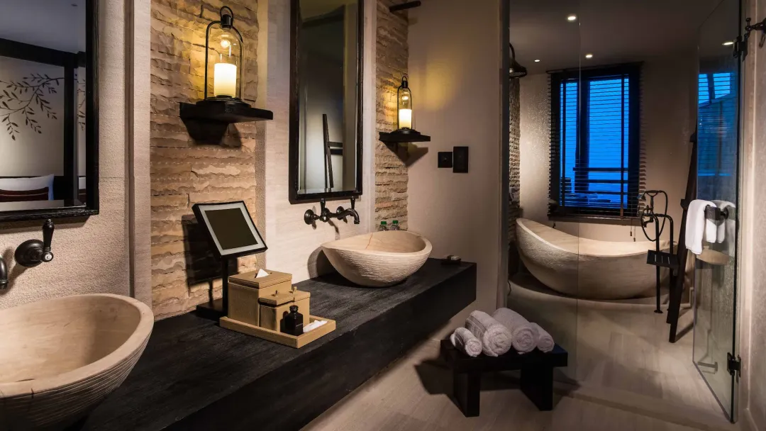 Alila-Jabal-Akhdar-One-King-Bed-with-Ridge-View-Bathroom