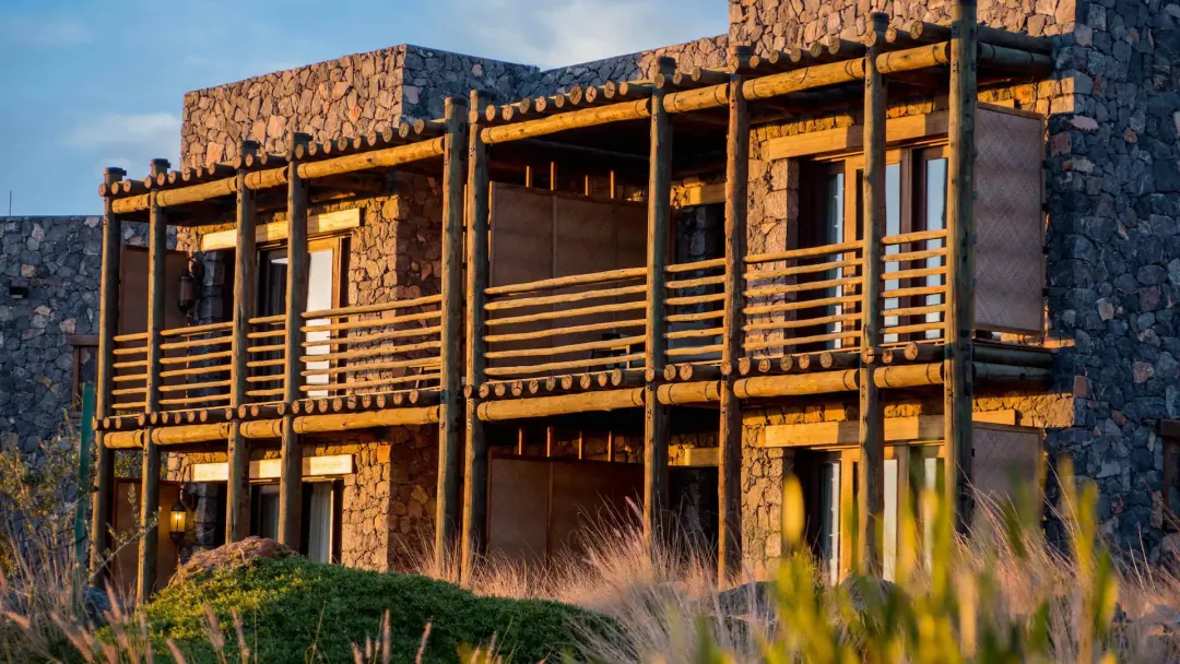 Alila-Jabal-Akhdar-One-King-Bed-with-Ridge-View-Exterior