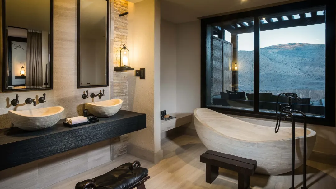 Alila-Jabal-Akdhar-Two-Twin-Beds-with-Mountain-View-Bathroom