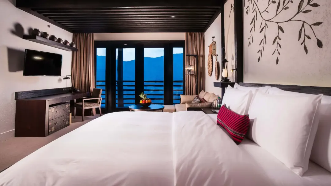 Alila-Jabal-Akdhar-1-King-Bed-with-Mountain-View
