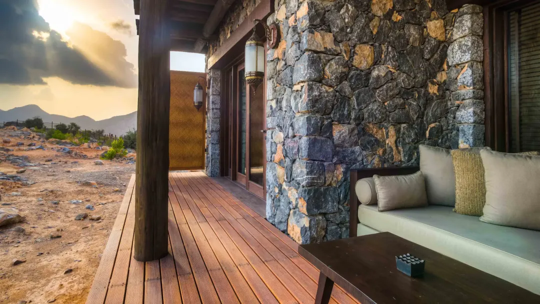 Alila-Jabal-Akdhar-1-King-Bed-with-Horizon-View-Terrace