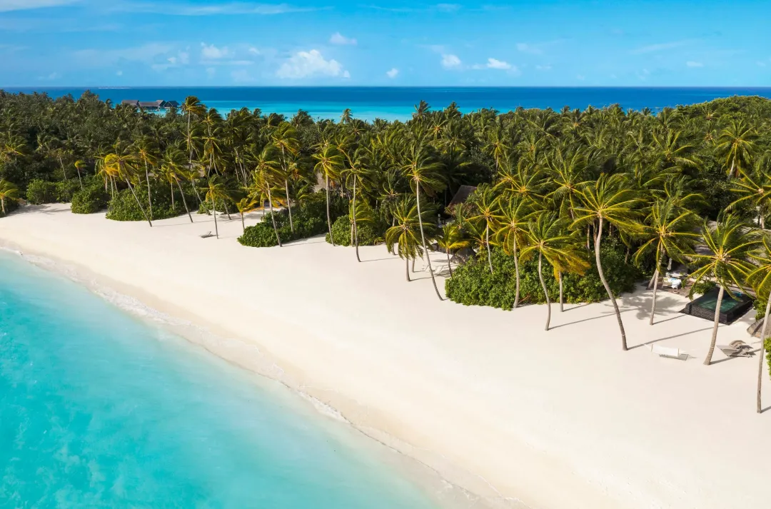 One&Only Reethi Rah - Beach