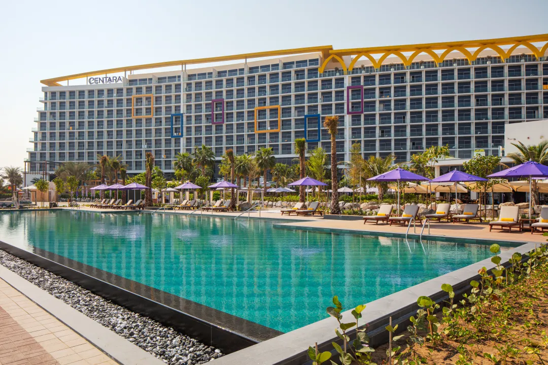 Centara Mirag Resort Dubai - Infinity Pool