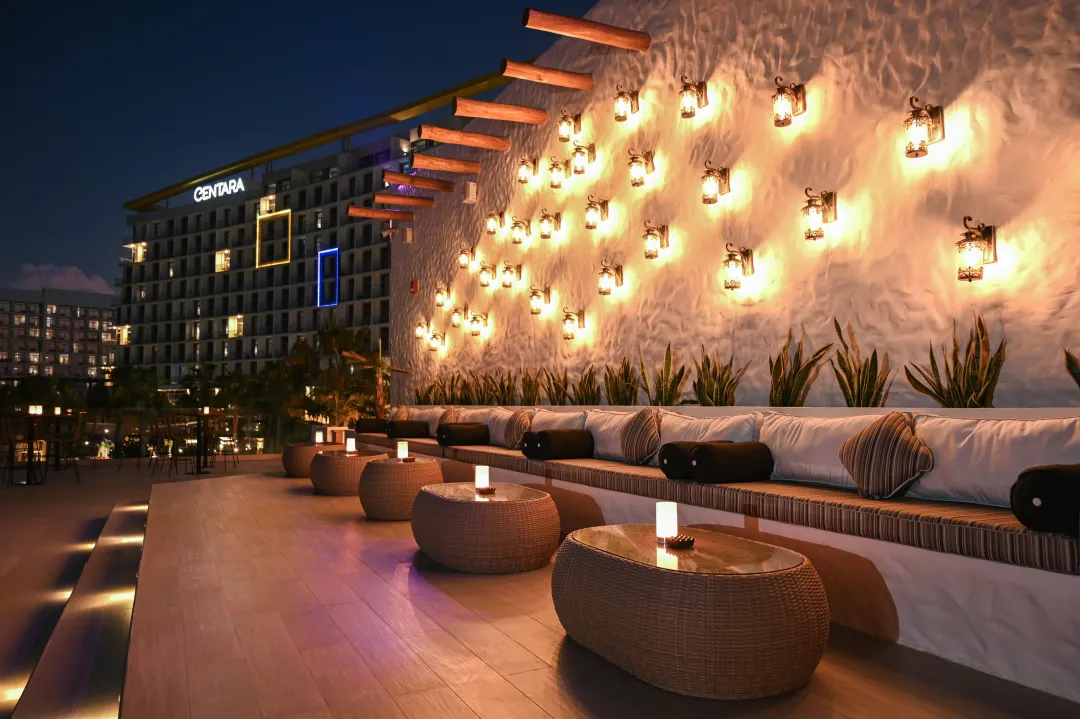 Centara Mirag Resort Dubai - Rooftop bar