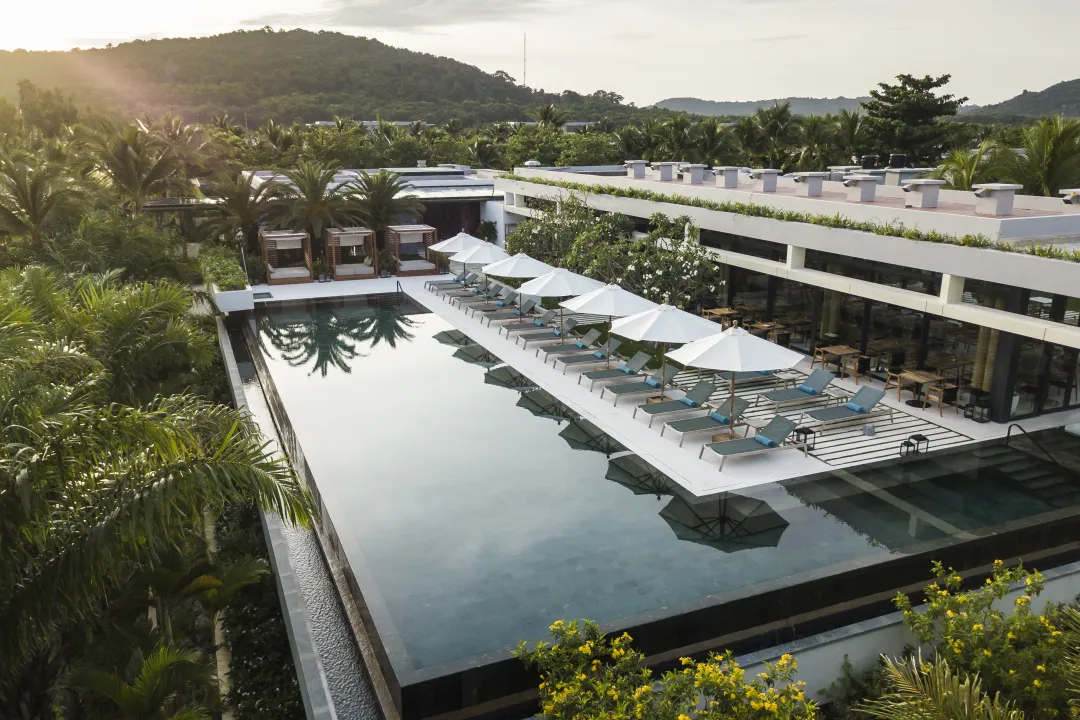 Sailing Club Signature Resort - Pool View