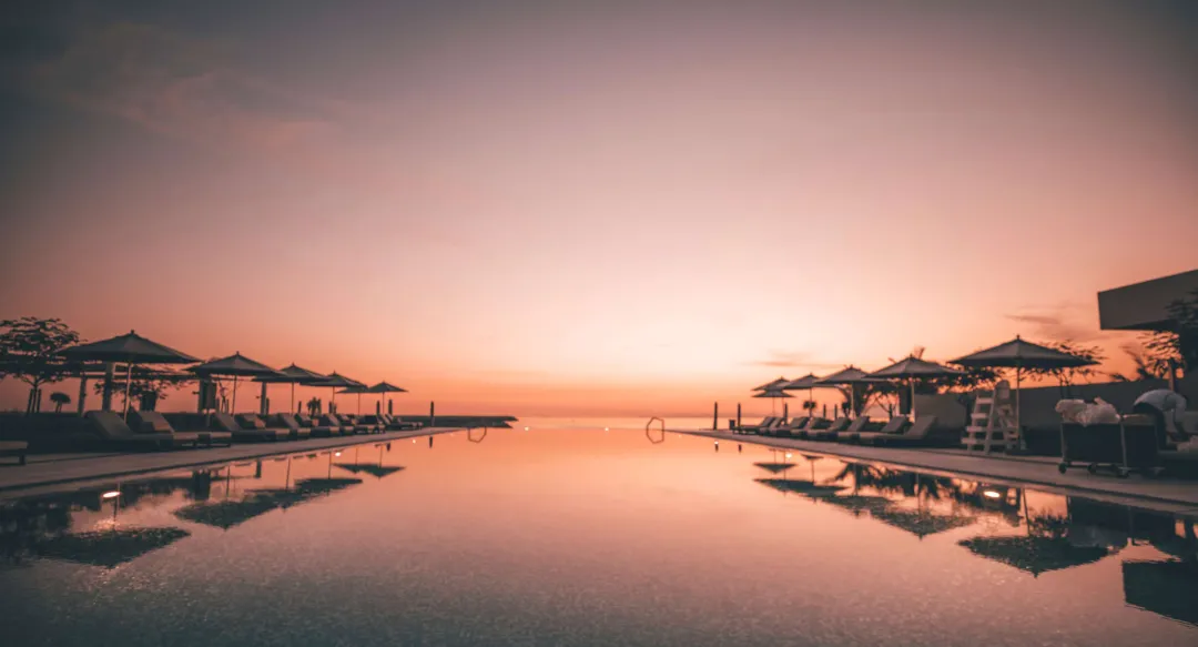 Kempinski-Hotel-Muscat-Pool-at-Dusk