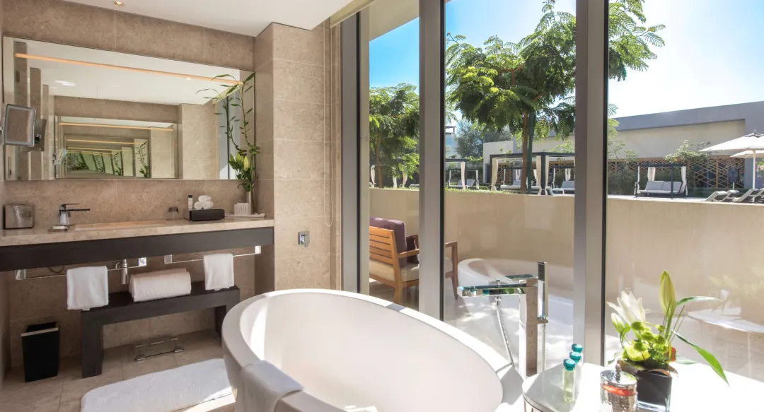 Kempinski-Hotel-Muscat-Grand-Deluxe-Resort-View-Room-Bathroom