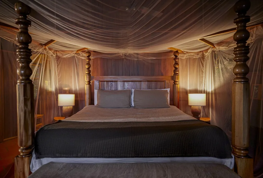 Hilltop Dream Suite - Bedroom