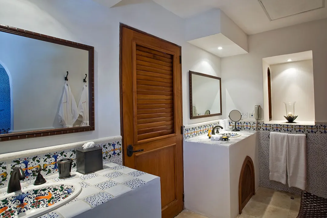Junior Suite - Bathroom