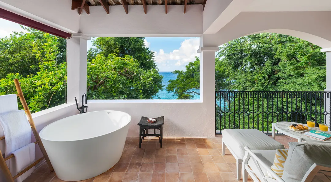 Oceanview Suite - Bathtub