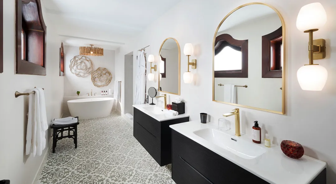 Oceanview Suite with Pool - Bathroom