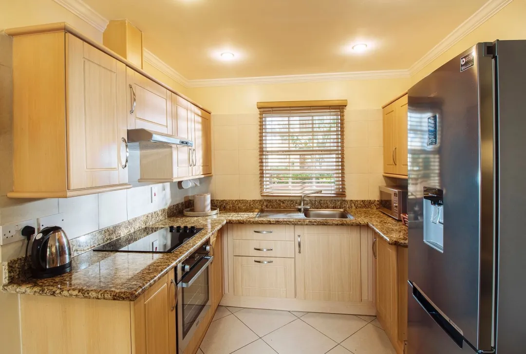 One Bedroom Beachfront Suite - Kitchen