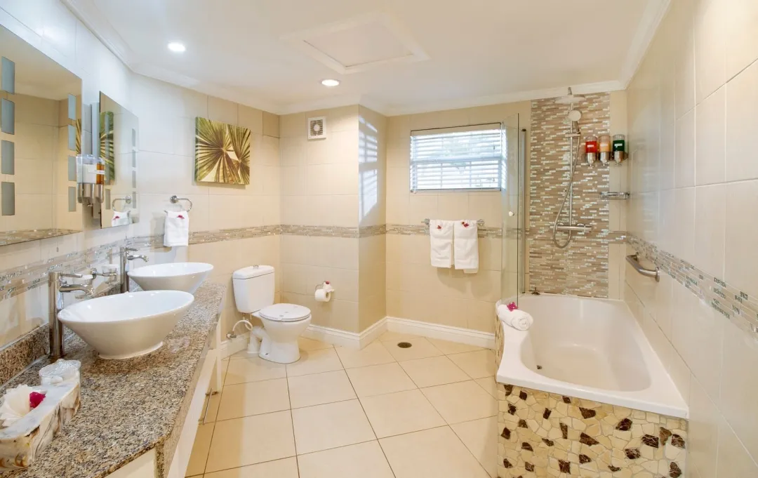 Two Bedroom Pool View Suite -Bathroom