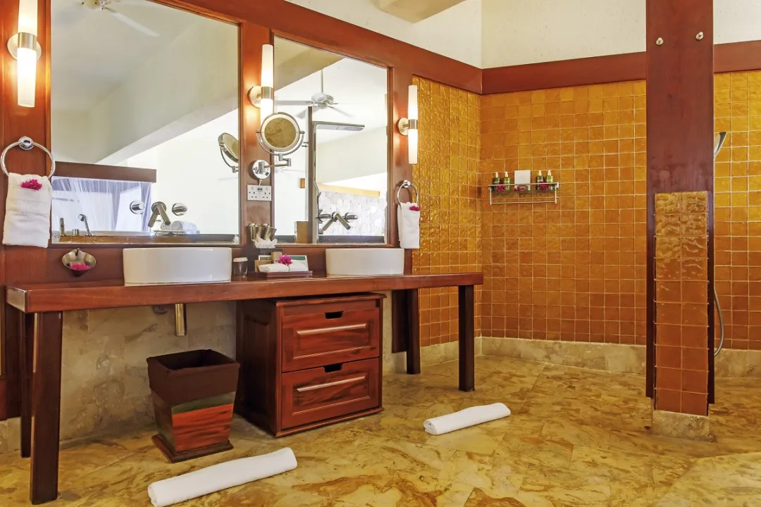 Star Infinity Pool Sanctuary - Shower Room